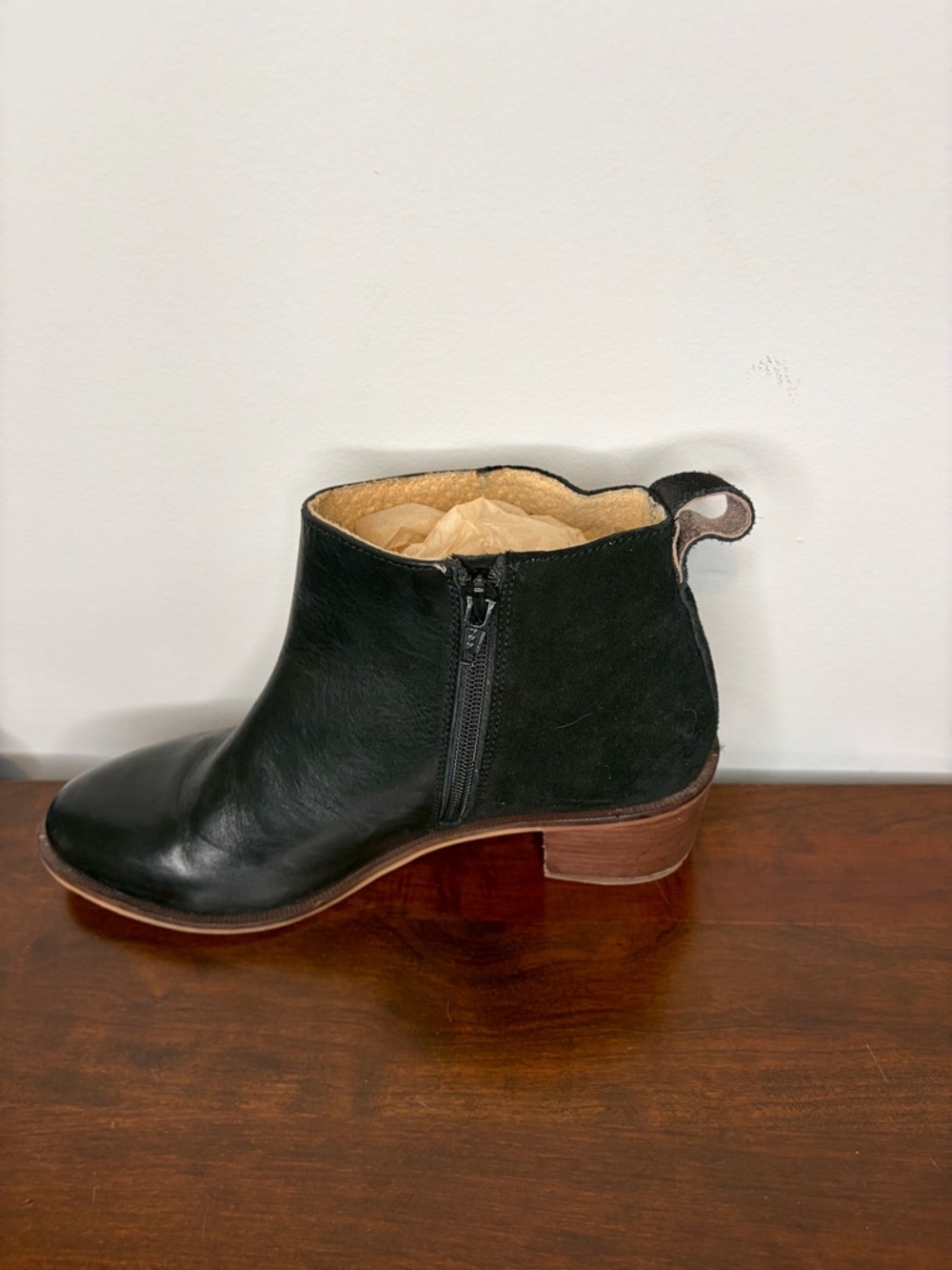 Elegant Black Leather Women's Ankle Boots - Picture 6 of 7